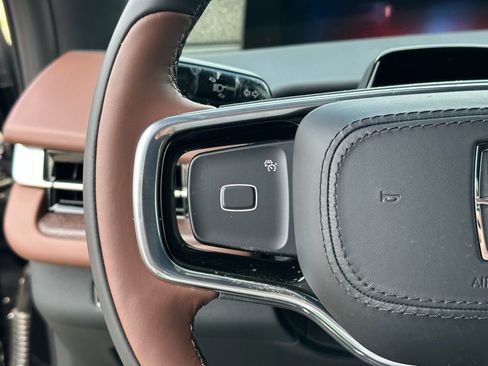 New 2026 Lincoln Navigator Reserve AWD/4WD image 10