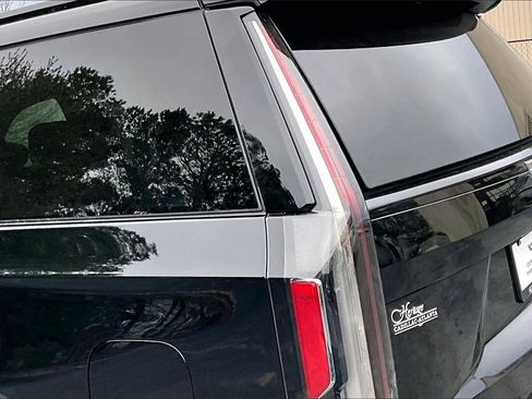 Certified 2023 Cadillac Escalade Sport image 23