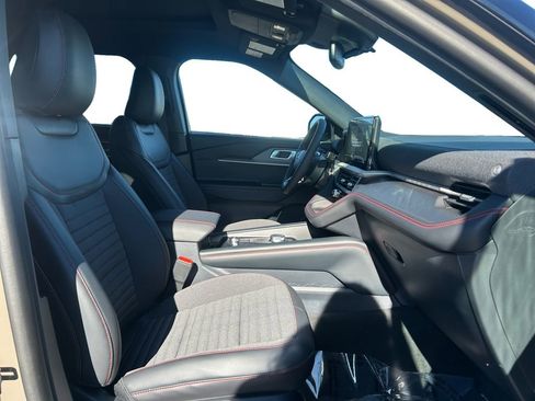 New 2026 Ford Explorer ST-Line w/ ST-Line Street Pack image 45