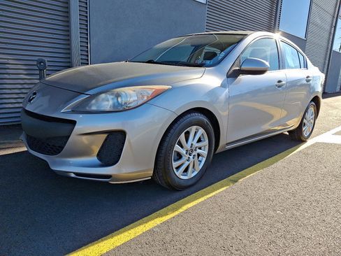 Used 2013 MAZDA MAZDA3 i Touring image 3