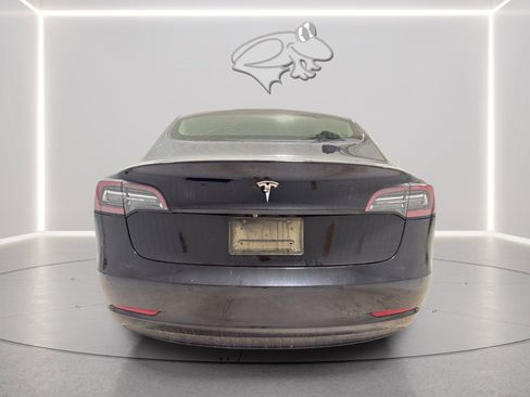 Used 2020 Tesla Model 3 Standard Range RWD image 9