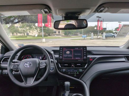 Used 2024 Toyota Camry XSE FWD image 30