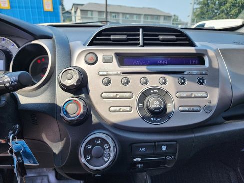 Used 2011 Honda Fit image 23