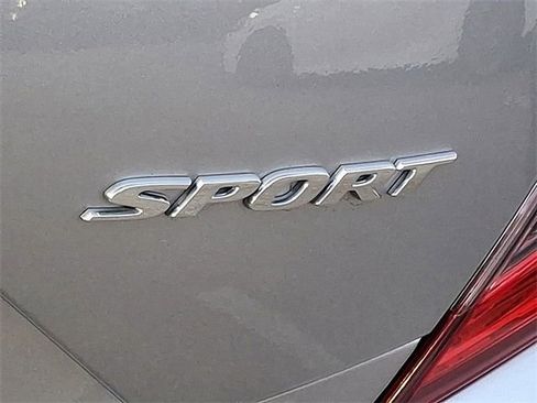 Used 2019 Honda Civic Sport image 5
