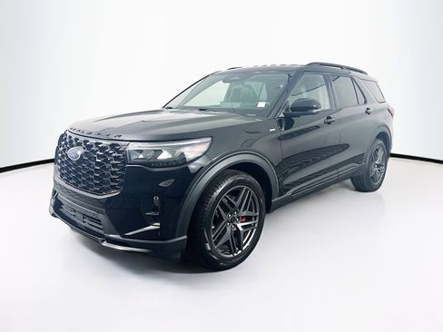 Used 2025 Ford Explorer ST-Line w/ ST-Line Street Pack image 3