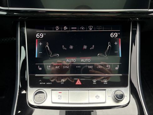Used 2022 Audi Q8 Prestige w/ Prestige Package AWD/4WD image 17