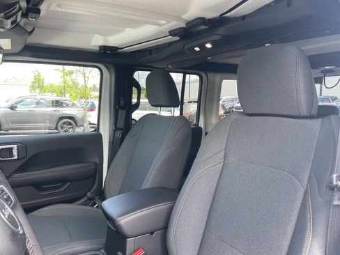 Certified 2025 Jeep Wrangler Unlimited Sahara AWD/4WD image 44