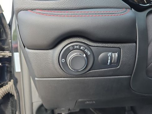 Used 2025 Dodge Durango GT AWD/4WD image 29