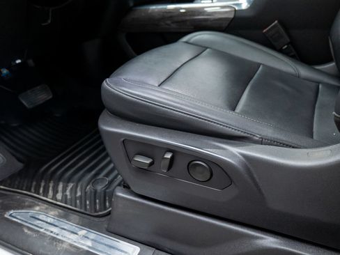 Used 2024 Chevrolet Silverado 2500 LTZ w/ LTZ Convenience Package AWD/4WD image 32