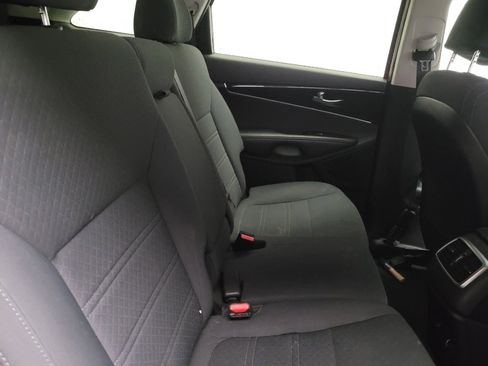 Used 2017 Kia Sorento LX w/ LX V6 Convenience Package FWD image 19
