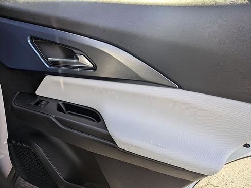 New 2026 Chevrolet Equinox EV LT FWD image 33