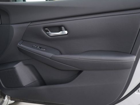 Used 2022 Nissan Sentra SV w/ Trunk Package image 9