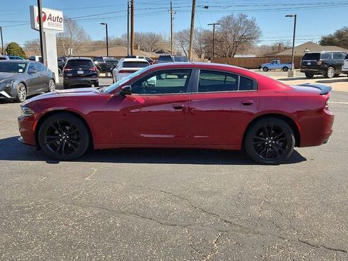 Used 2018 Dodge Charger SXT w/ Blacktop Package image 2