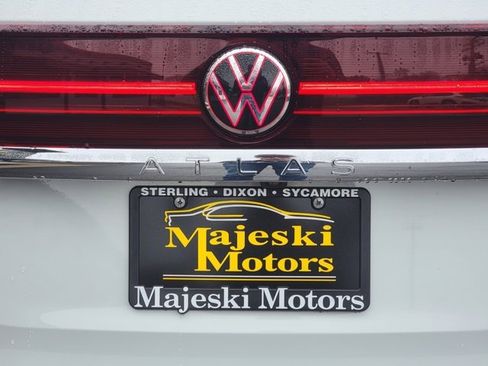Used 2025 Volkswagen Atlas SE image 11