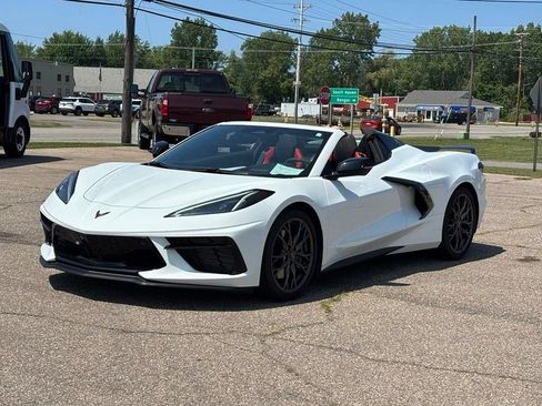 Used 2024 Chevrolet Corvette Stingray Premium Conv w/ Z51 Performance Package RWD image 27
