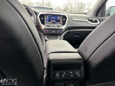 Used 2023 GMC Acadia SLT w/ Elevation Edition image 8