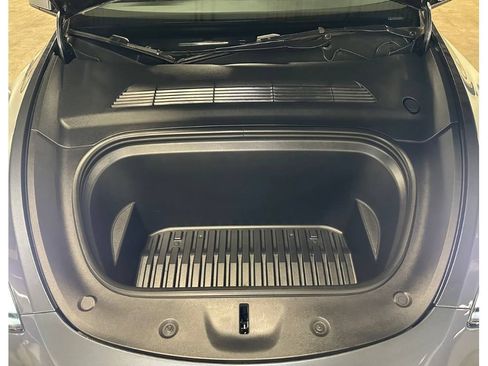 Used 2022 Tesla Model Y Long Range AWD/4WD image 4