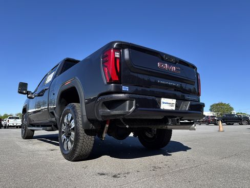 New 2026 GMC Sierra 2500 Denali w/ Denali Reserve Package AWD/4WD image 8