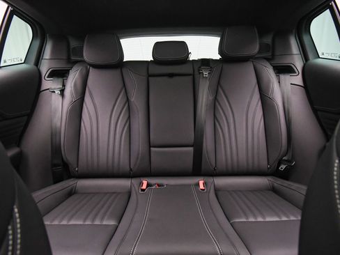 New 2025 Maserati Grecale GT image 17