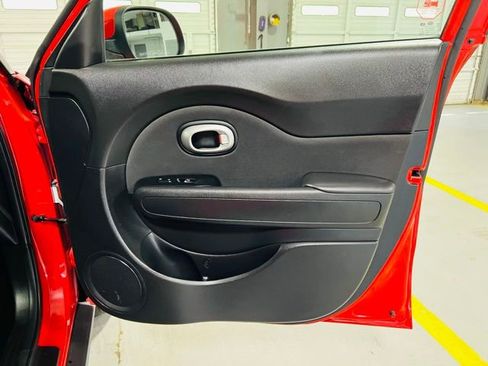 Used 2019 Kia Soul + FWD image 34