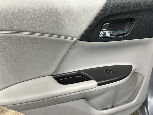Used 2016 Honda Accord EX-L image 12