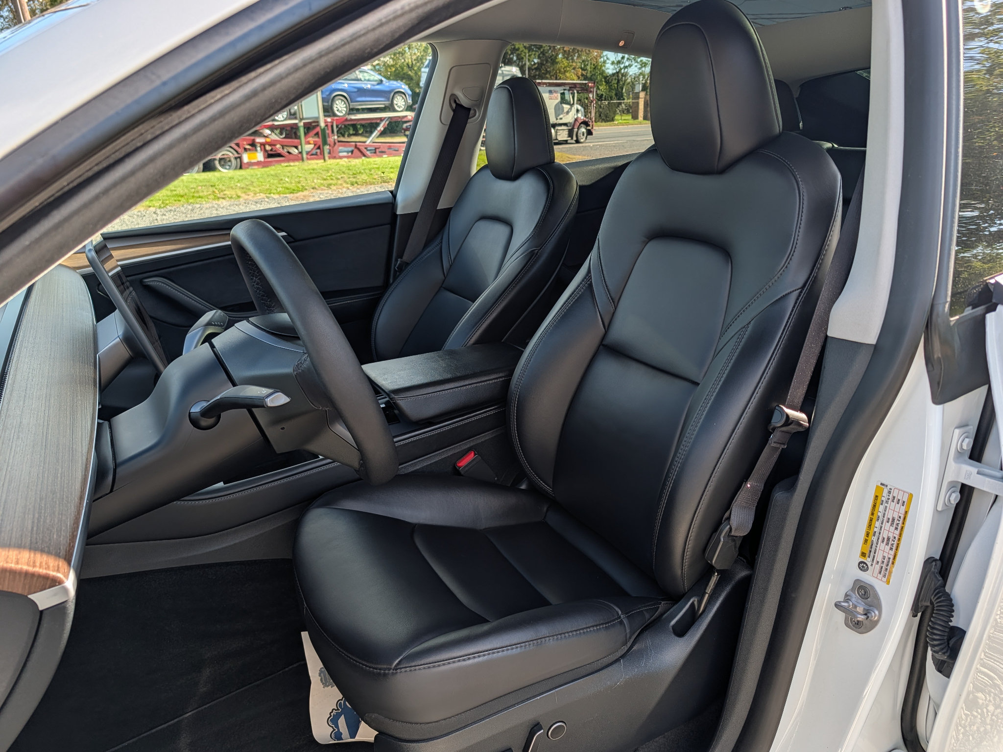 Used 2023 Tesla Model Y Performance AWD/4WD image 14
