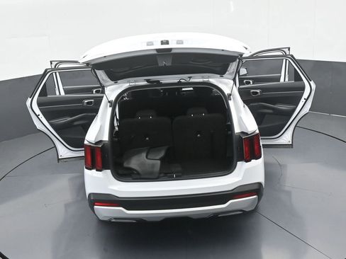 Used 2024 Kia Sorento LX image 66
