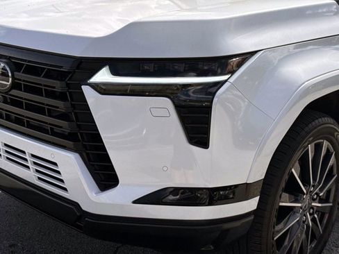 Used 2026 Lexus GX 550 w/ Cold Area Package image 9