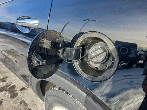 Used 2019 Kia Sorento LX image 14