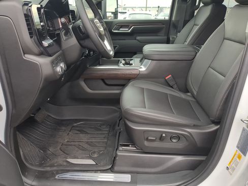 New 2025 GMC Sierra 2500 SLT w/ SLT Premium Package AWD/4WD image 17