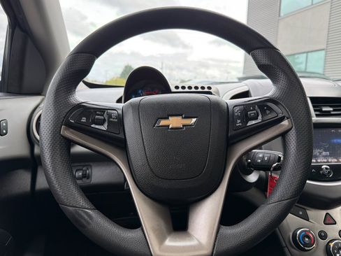 Used 2016 Chevrolet Sonic LT image 21