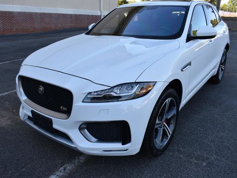 Used 2018 Jaguar F-PACE S image 2