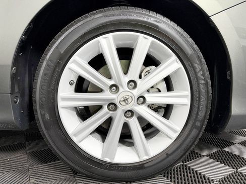 Used 2012 Toyota Camry XLE w/ Leather Pkg FWD image 27