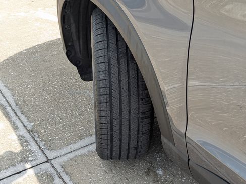 Used 2022 Ford Explorer XLT w/ Equipment Group 202A image 35