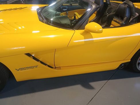 Used 2005 Dodge Viper SRT-10 image 12