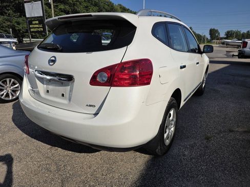 Used 2014 Nissan Rogue S w/ Convenience Package AWD/4WD image 9