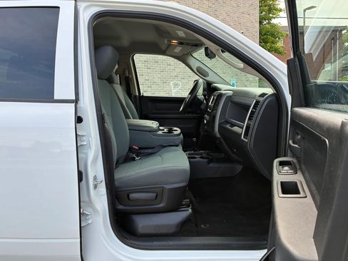 Used 2015 RAM 2500 Tradesman w/ Chrome Appearance Group AWD/4WD image 8