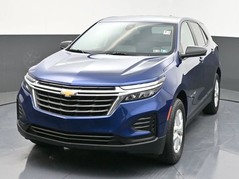 Used 2022 Chevrolet Equinox LS w/ LS Convenience Package image 3