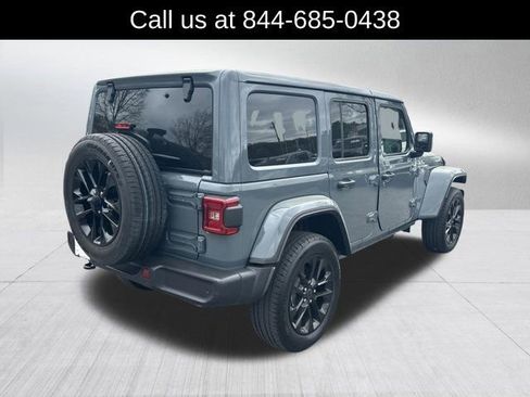 Used 2025 Jeep Wrangler Unlimited Sahara w/ Safety Group image 5