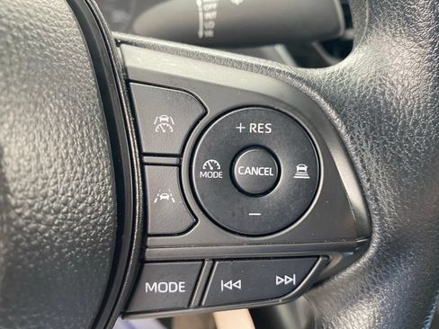 Used 2025 Toyota Corolla LE FWD image 28