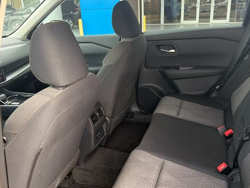 Used 2025 Nissan Rogue SV FWD image 13