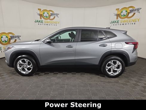 Certified 2024 Chevrolet Trax LS w/ LS Convenience Package FWD image 4