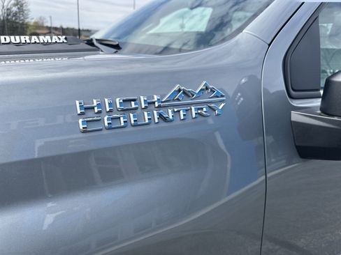 New 2026 Chevrolet Silverado 2500 High Country w/ High Country Premium Package AWD/4WD image 5