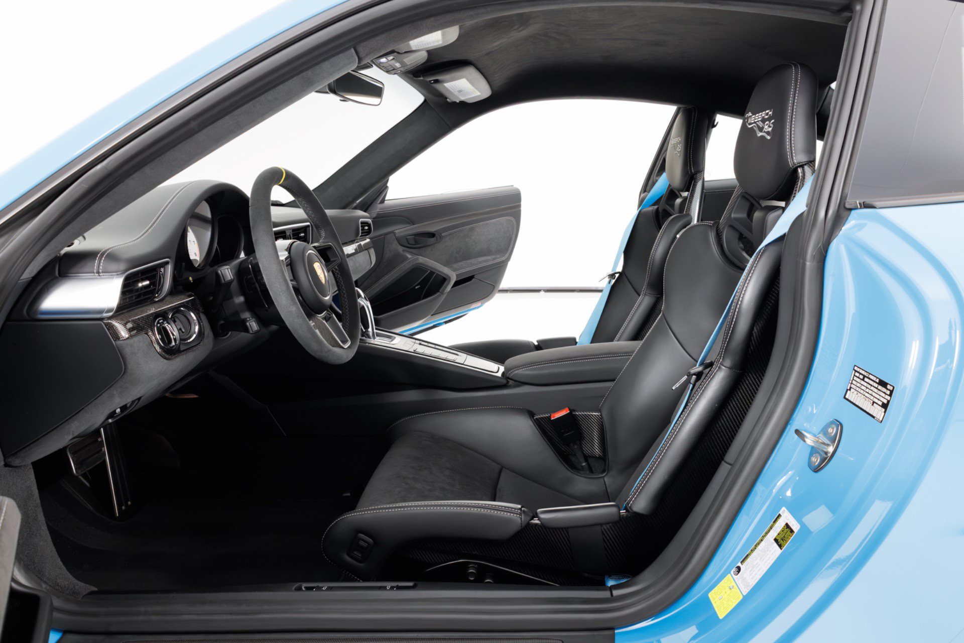 Used 2019 Porsche 911 GT2 RS RWD image 15