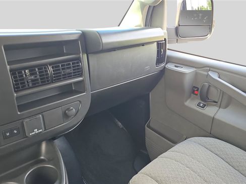 Used 2025 Chevrolet Express 3500 LT w/ LT Preferred Equipment Group RWD image 25