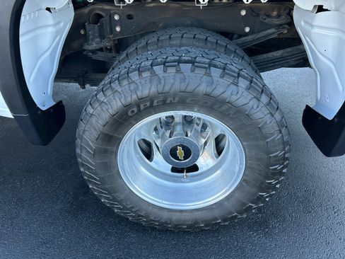 Used 2021 Chevrolet Silverado 3500 LTZ w/ LTZ Convenience Package image 12