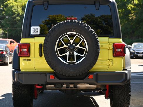 Used 2024 Jeep Wrangler Unlimited Rubicon AWD/4WD image 5