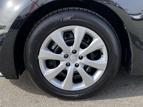 Certified 2025 Toyota Corolla LE image 12