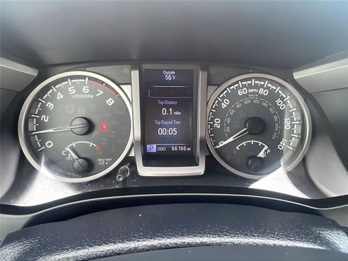 Used 2019 Toyota Tacoma Limited image 24