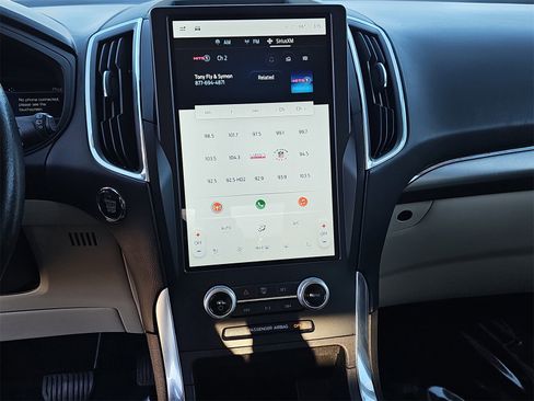 Used 2023 Ford Edge Titanium image 21